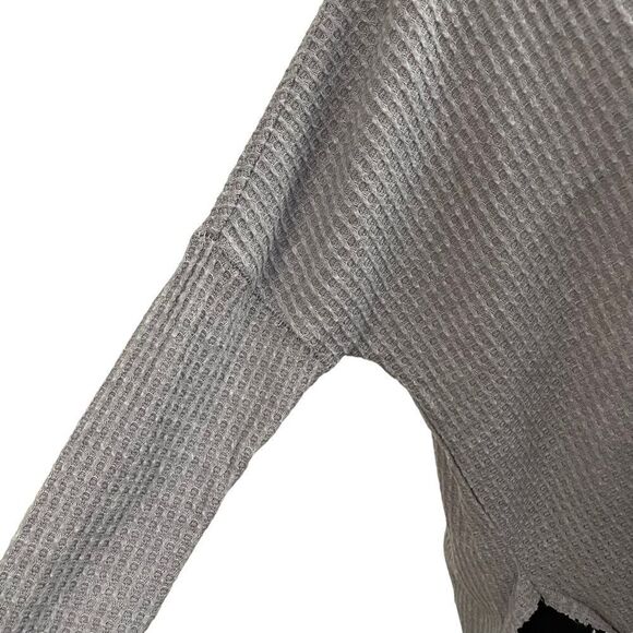 Out from under URBAN OUTFITTERS tie front thermal top gray button front XS - Picture 5 of 10